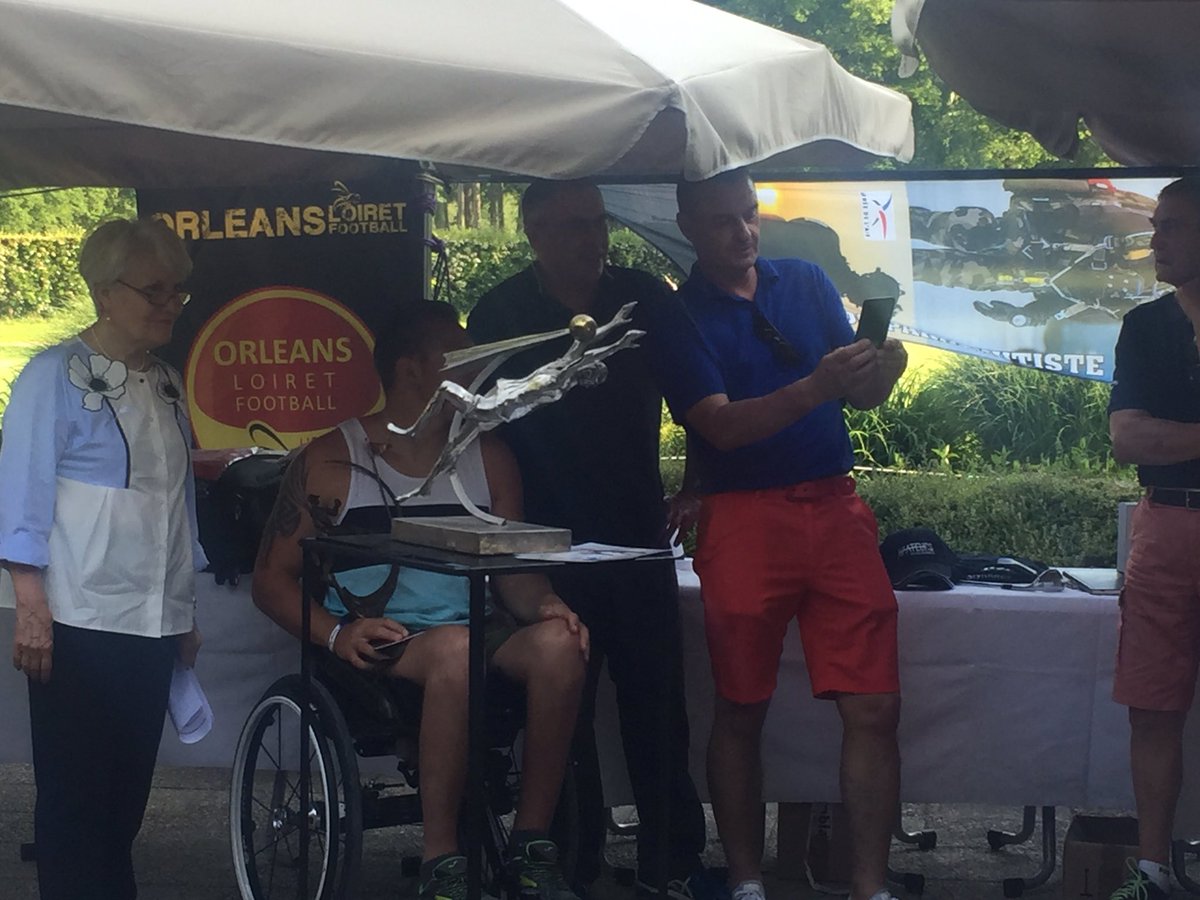 BeaOdunlami's tweet photo. Jolie journée au golf de Donnery pour une coupe de foot golf au profit de l’association de soutien @remy_boulle qui accompagne les militaires blessés dans leurs parcours de sportifs paralympiques professionnels #golf #militaires #militairesblessés #sportparalympique #donnery https://t.co/Xmx2Azcwgr
