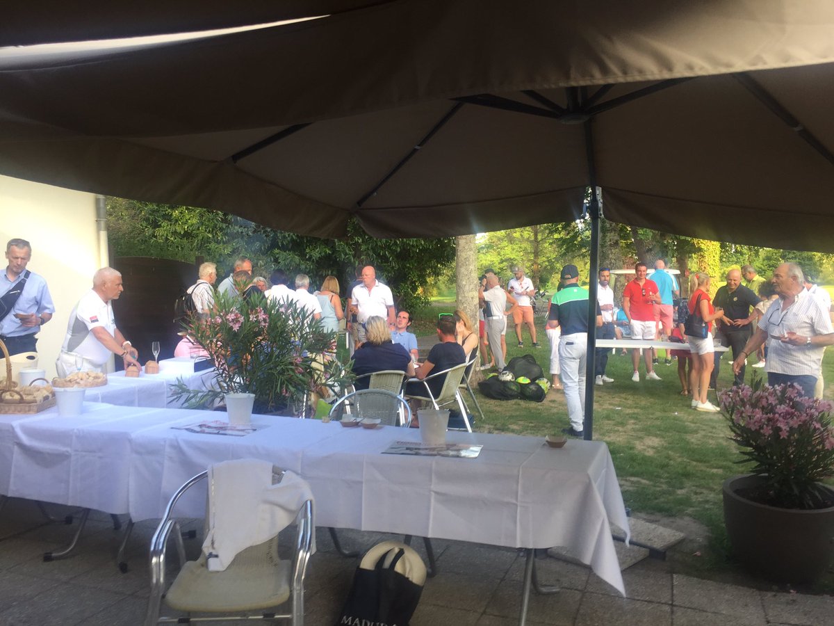 BeaOdunlami's tweet photo. Jolie journée au golf de Donnery pour une coupe de foot golf au profit de l’association de soutien @remy_boulle qui accompagne les militaires blessés dans leurs parcours de sportifs paralympiques professionnels #golf #militaires #militairesblessés #sportparalympique #donnery https://t.co/Xmx2Azcwgr