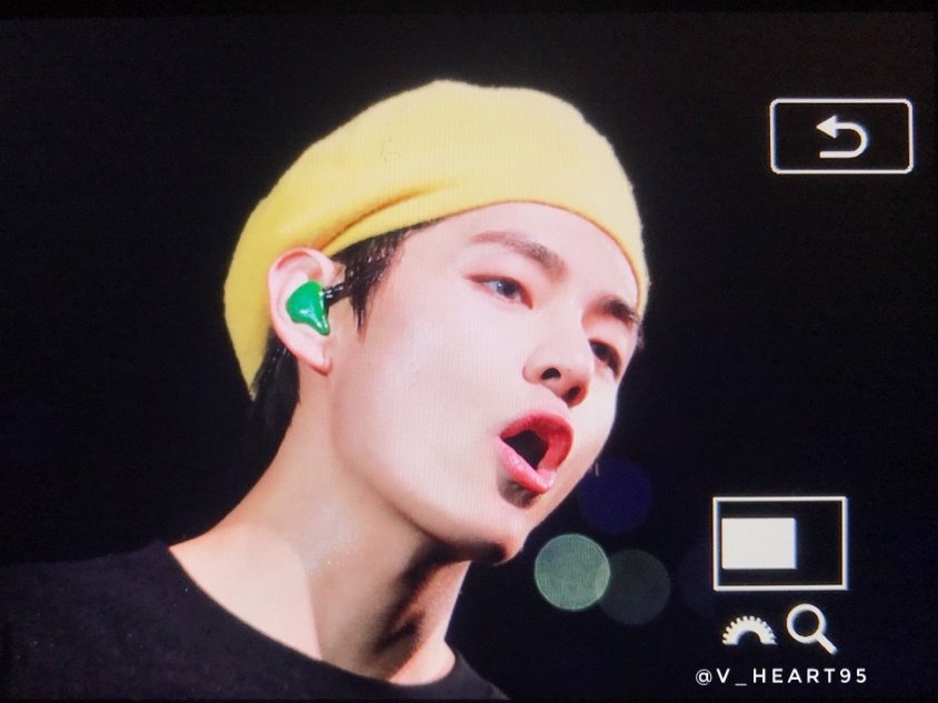 v_heart95's tweet photo. 190602 [PRE] Wembley Stadium 
#태형 #V #BTS #2019BTSFESTA  @BTS_twt https://t.co/LNhQmTNs1J
