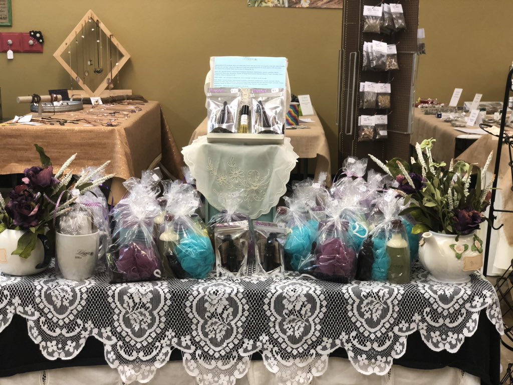 lilyroseokc's tweet image. Visit the Conscious Community Farmers Market at 2900 E Waterloo where you'll find Lilyrose hand crafted "Rub and a Scrub" Beard Oil and Body wash gift bags

#traceCBDproducts #farmersmarket #localOKC #bodyscrubsandmoreCBDinfused #fathersdaygifts #giftsforthebearded