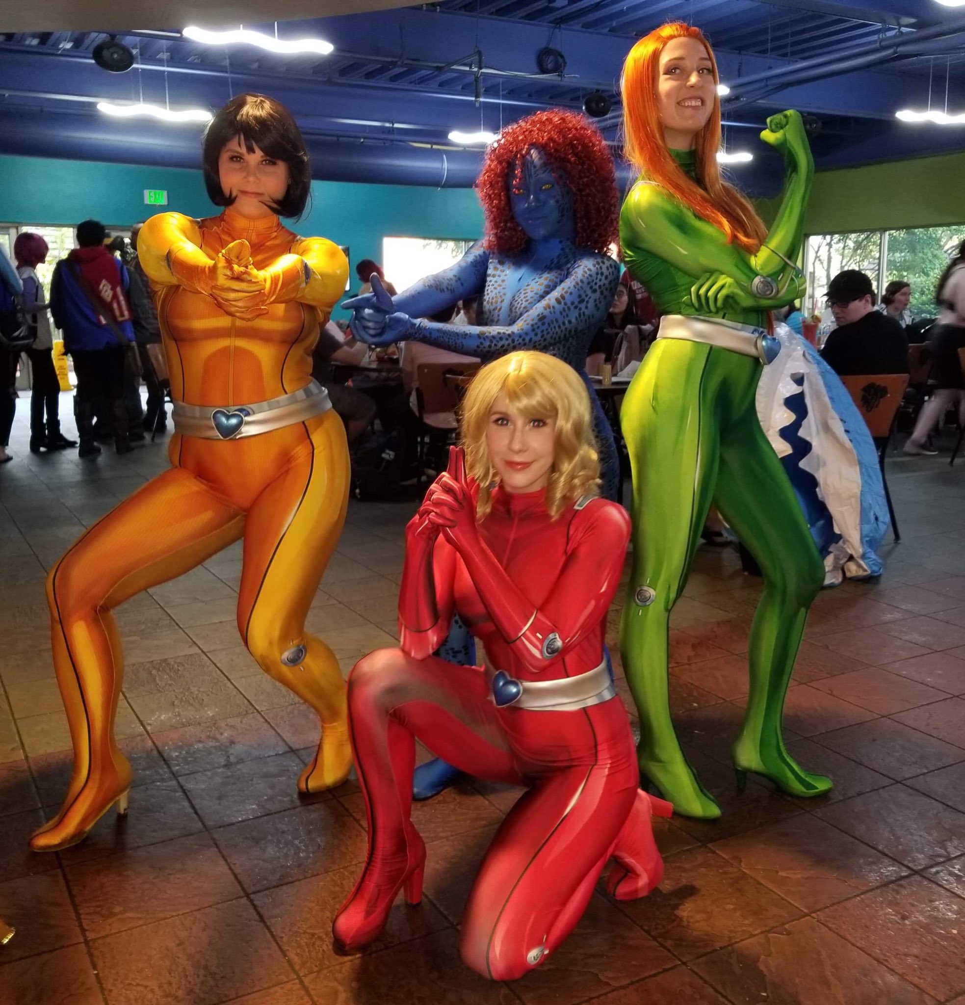 Day 25/31 Totally Spies, with two of my favorite people : r/cosplay