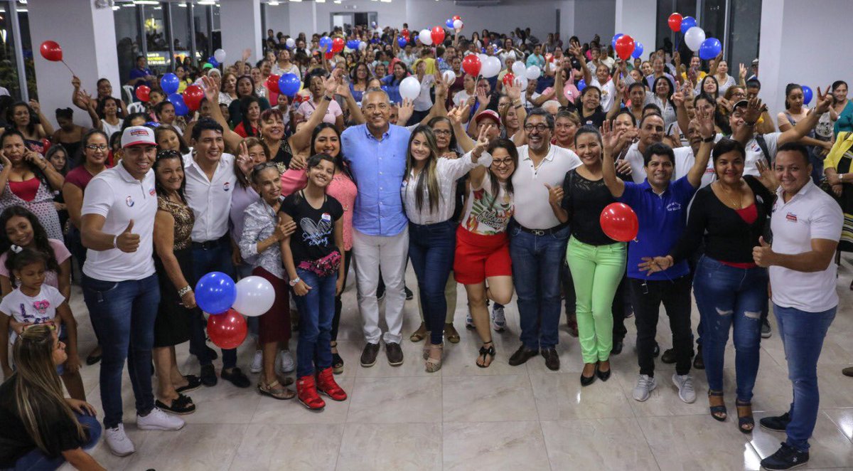 AguileraModesto's tweet photo. Porque he visto tu trabajo incansable y tú experiencia, pero sobre todo, porque conozco el compromiso que tienes hacia tus ciudadanos. Por eso, hoy reafirmo mi apoyo a la Alcaldía de Soledad a Rodrigo Martínez; juntos lograremos el verdadero cambio que los soledeños necesitan. https://t.co/KutewsIk6S
