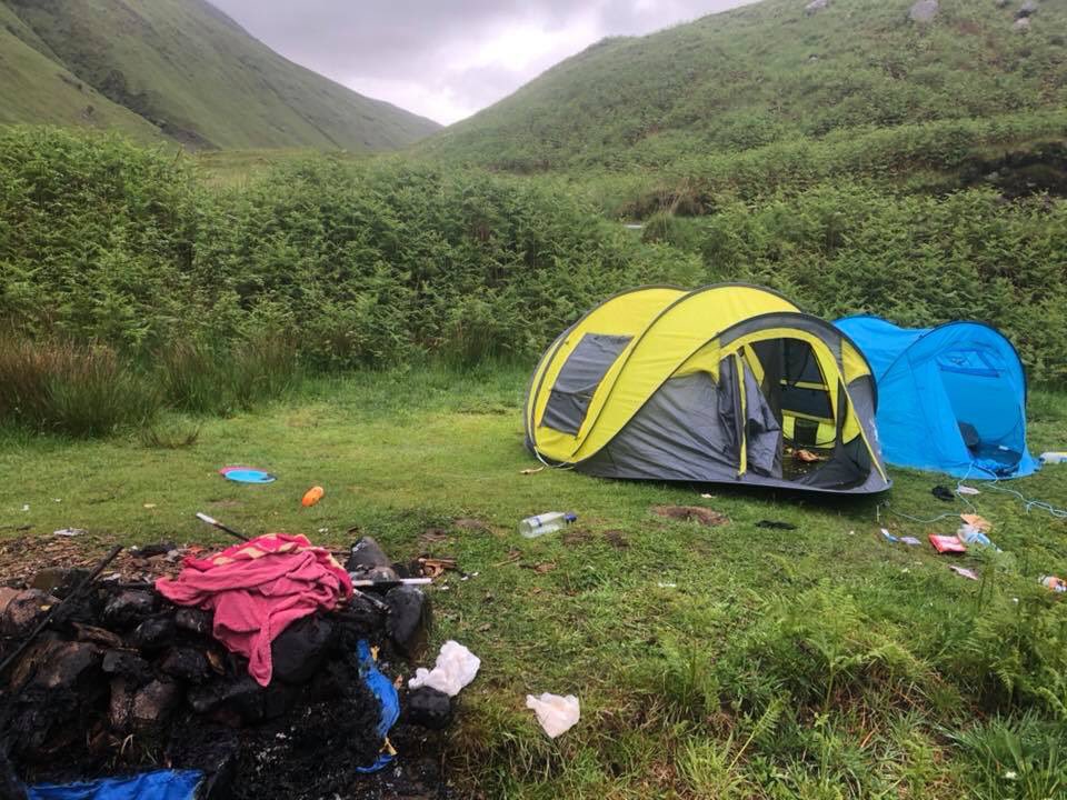 Borrowed these pics that someone I know took today at glen etive as it’s disgusting, all of it was left behind 🤬🤬🤬 #glenetive