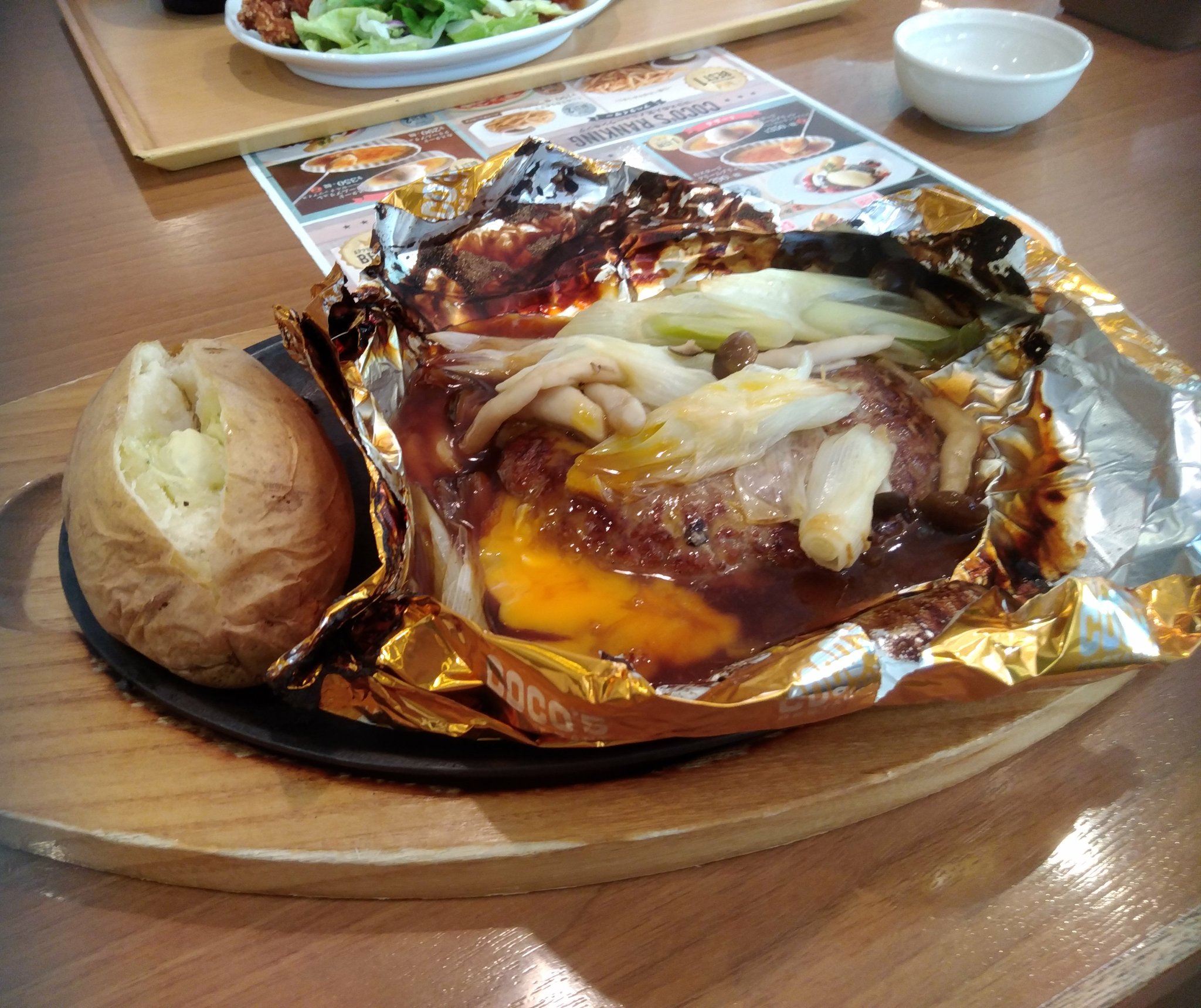 越谷市民 初めてココスの和風包み焼きハンバーグ食べたよ めっちゃ美味しかった いつもドラえもん 見てるとき ココスのcmが流れるたびに一度でいいからココスの包み焼きハンバーグ食べてみたいなと思ってたんだよね 今日 初めて食べることができて