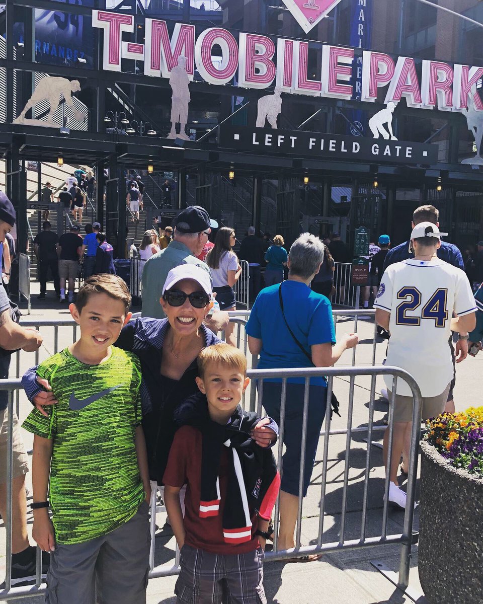 ginamtodd's tweet photo. Love my city. Great weekend taking the kiddos to @TMobilePark #seattlestaycation https://t.co/mGZncglLhg