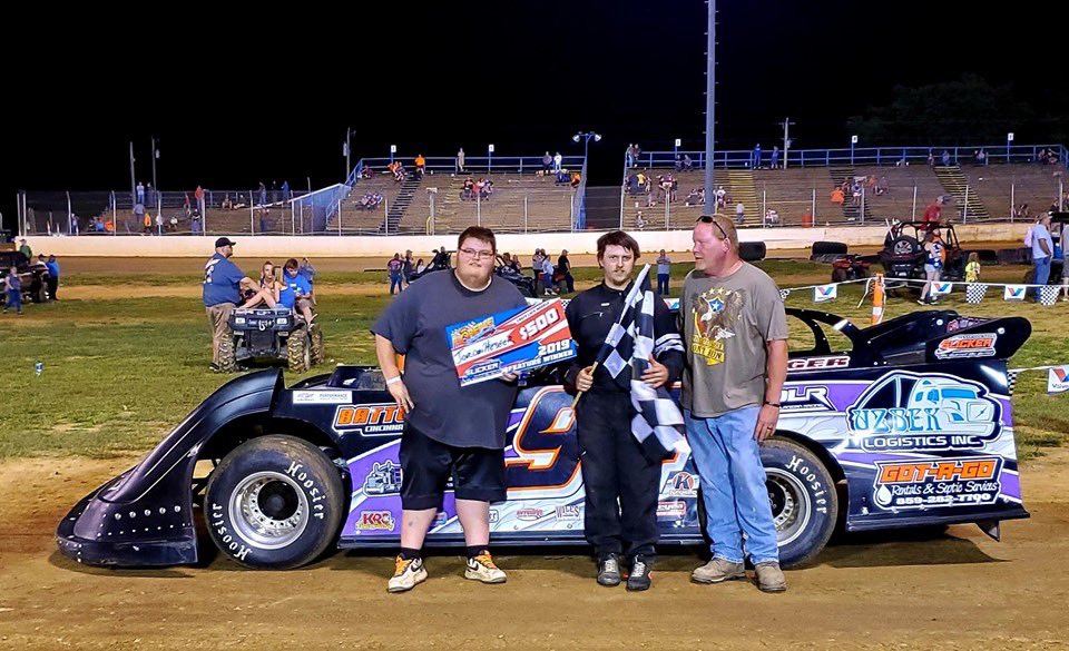 Hedger94's tweet photo. We had a faaaaaast #Club29Racecars this weekend and picked up win #2 of the weekend @FlorenceSpdwy huge thanks to our sponsors #GotAGoSeptic #UzbekLogistics #BatteryMen #DRFleet for helping make all of this happen. Looking for 🏁🏁🏁 next https://t.co/XgErTYdDCb