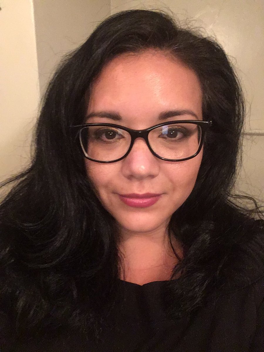 XtinaDCH's tweet image. My hair was in a ponytail (u know the one— the get this shit outta my face pony)all day since washing this AM, I just took it down ran my fingers through my hair to rid stray hairs and looked in the mirror... ooh she Looks Good #evaNYC Therapy Session Hair Mask you did it!