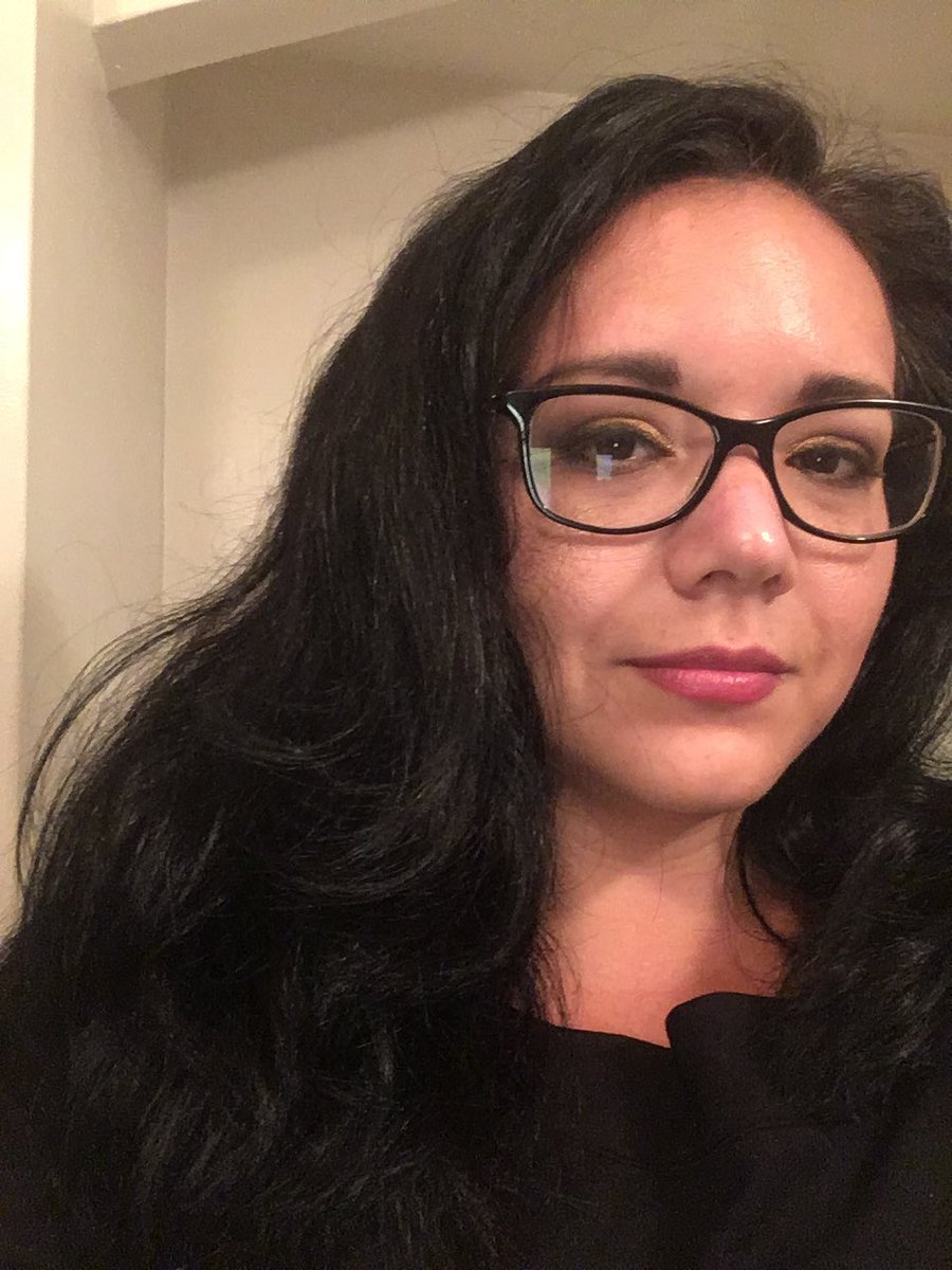 XtinaDCH's tweet image. My hair was in a ponytail (u know the one— the get this shit outta my face pony)all day since washing this AM, I just took it down ran my fingers through my hair to rid stray hairs and looked in the mirror... ooh she Looks Good #evaNYC Therapy Session Hair Mask you did it!