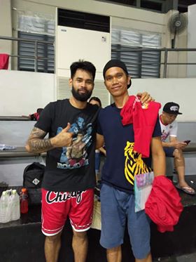 ExperiencePBA's tweet photo. Uyy, kasama ang mga paboritong PBA players! Tignan ang ilan sa mga photos na sinend ng PBA at SMB fan na si Macky Perez Deves.

Abangan ang kanyang storya sa susunod na Humans of PBA!

#ExperiencePBA #AngBagongTambayan #PBAFans https://t.co/E8OA8eZc4Z