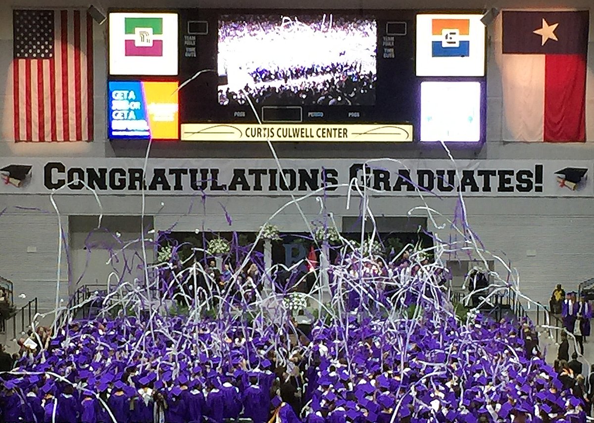 RichardsonISD's tweet photo. 🎉Congratulations to the Richardson High School Class of 2019! #RISDProud 👏 https://t.co/gh8aHPA2RI