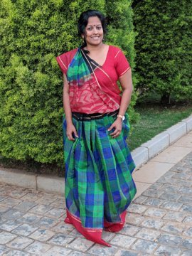 Nandita Iyer The Rain Doesn T Dampen Our Spirits Annual Saree Event In Our Community In Which We Celebrate Indian Handloom Sarees And Drapes From All Around The Country Happyinhandloom