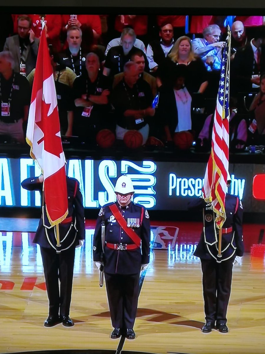 CourtHouseCop's tweet photo. The ⁦@TorontoPolice⁩ Chief ⁦@marksaunderstps⁩ #CeremonialUnit - Colour Party was honored to be part of tonight’s opening ceremony at ⁦@Raptors Game 2 #NBAFInals #WeTheNorth https://t.co/zPva57tvG0