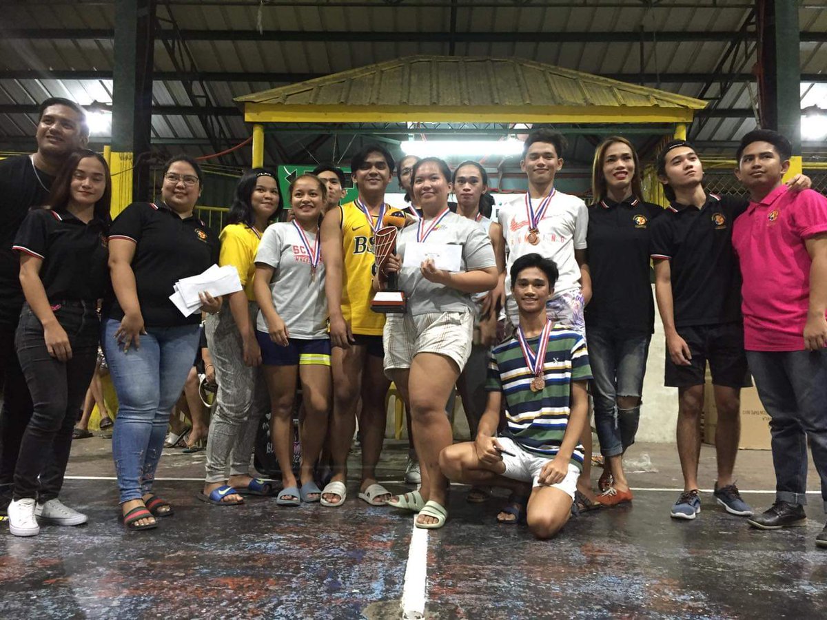 marialuzrln's tweet photo. when will I ever get a championship trophy?😂 #TeamLower Inter-Area 2019 was such a fun and new experience, for me. Kami man yung pinaka hate na team ng commitee🙄 we still manage to placed 2nd. https://t.co/hfZnIXqRT2