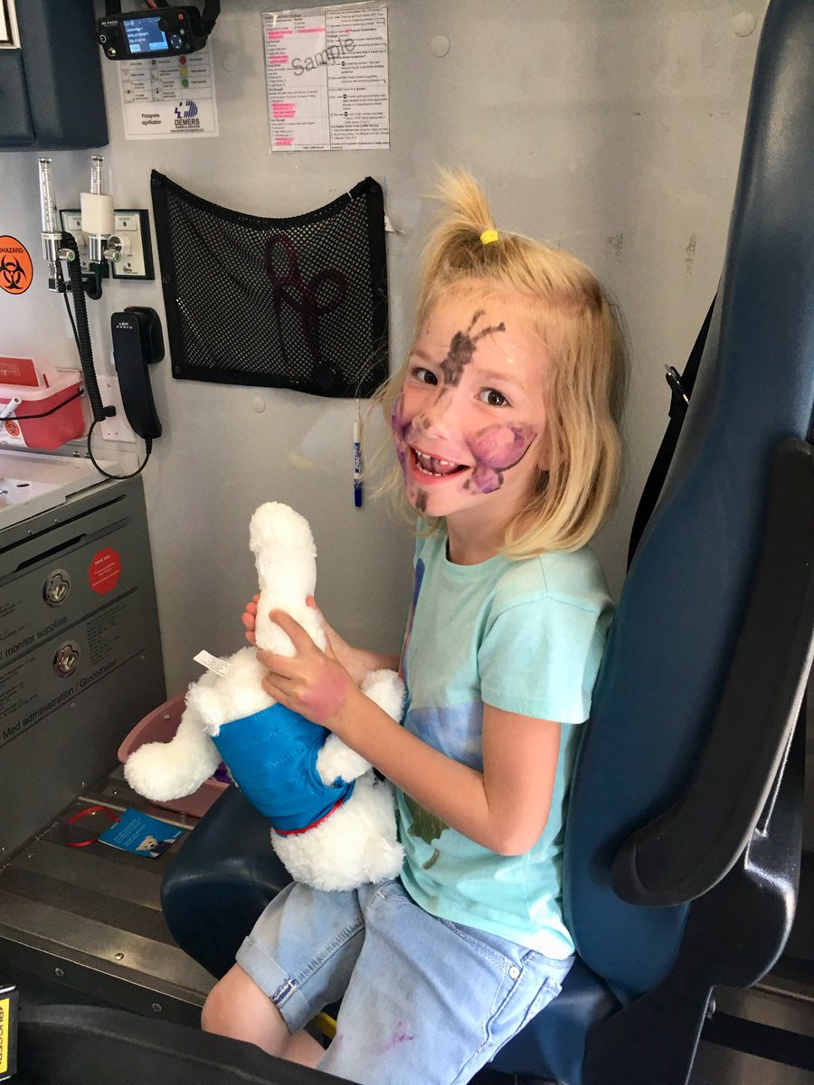 EHS_Alberta's tweet photo. Yesterday, #yourEMS in @CoaldaleAB celebrated #psweek2019 with ambulance tours, teddy bear bandaging, CPR/AED information, and lots of smiles! @AHS_SouthZone https://t.co/2IZc8uHedt