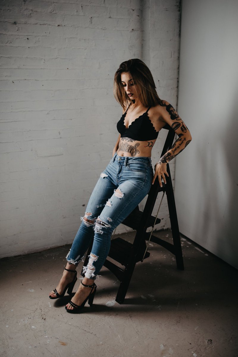 emilyconnell22's tweet photo. HEY GUYS: 

Voting opens tomorrow! Please help to make me #inkedcovergirl2019 it would be a dream come true 💛

You get ONE FREE VOTE a day while the contest lasts my link will be in my bio on Twitter! 

https://t.co/mZ9L1lEyDz

📸 credit: @kaymruiz on Instagram https://t.co/fuwR99dwsr