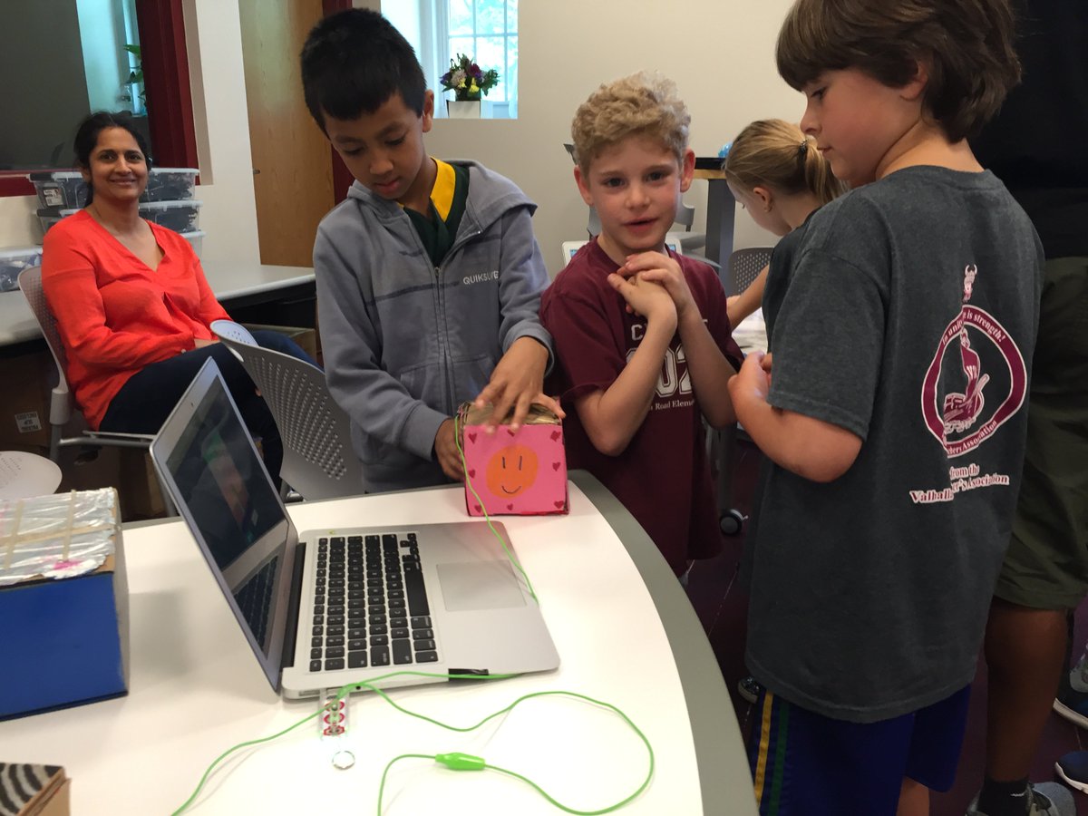 I am super proud of my Second Grade students who participated in CSTA STEAM EXPO today. Their adaptive game controllers and Flappy Bird games impressed the judges. Click the link to to learn more about the project. drive.google.com/file/d/1mNNhFO…
#Makeymakey, #Wixie, #code,#hourofcode