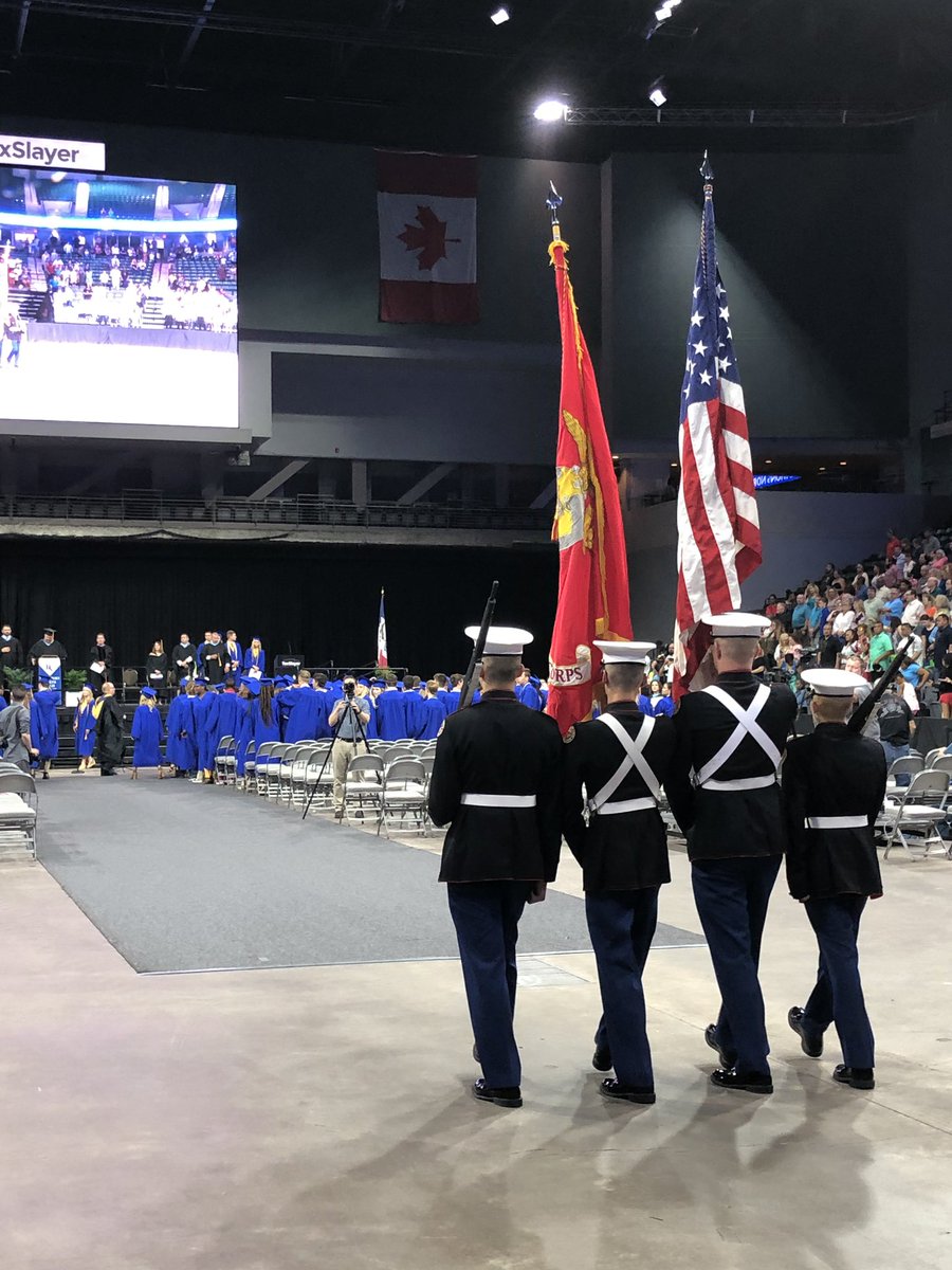 DNHSWildcatWord's tweet photo. Congratulations class of 2019! @DavenportNorthH https://t.co/8nrsF7y9gK