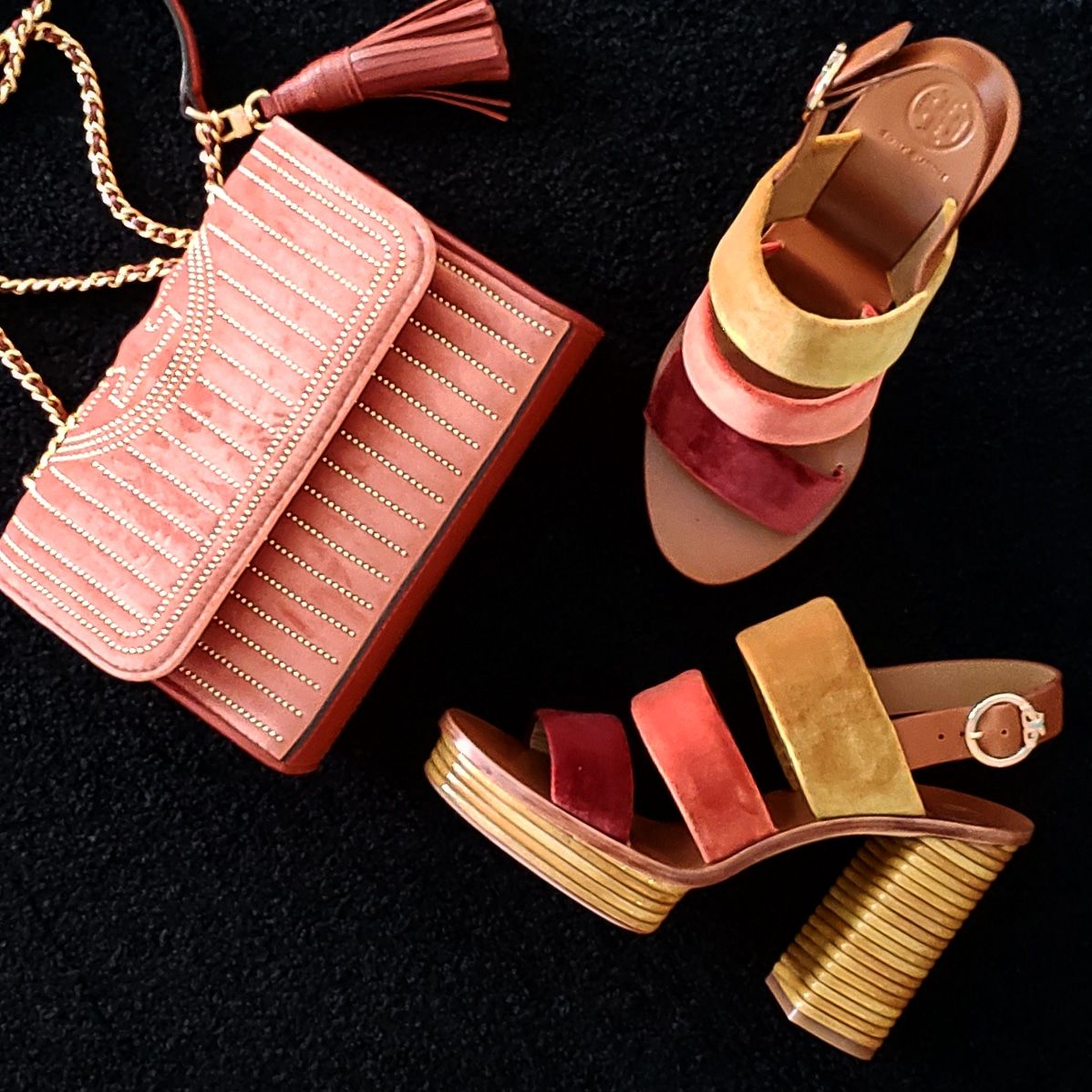 yaridsshoes's tweet photo. 💛🧡New Pre-Fall Tory Burch🧡💛
#yarids #toryburch #summerhasntevenstarted #shopbeforeitsgone https://t.co/I1vKqSEfEx