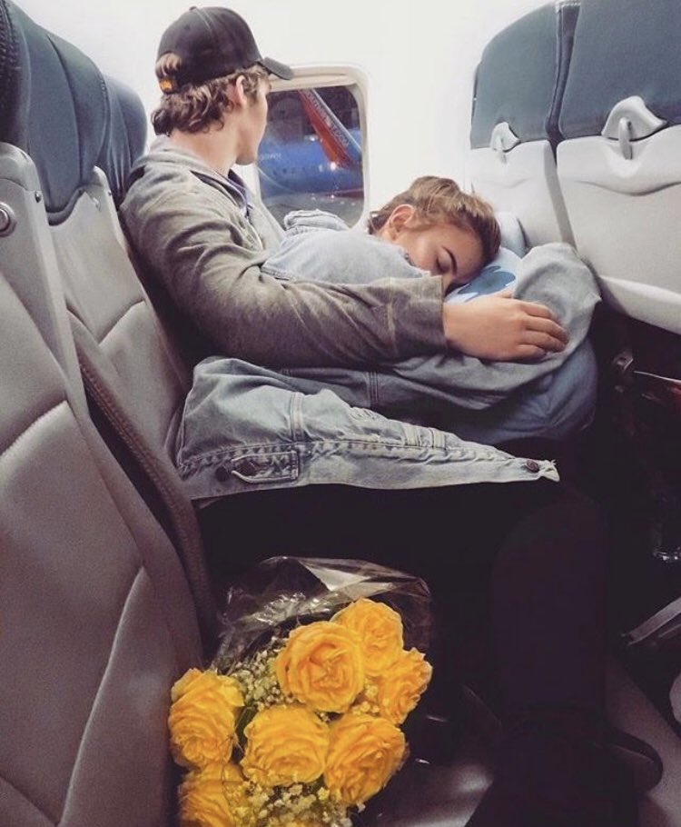 Seninle uzaklaşalım buralardan🌠