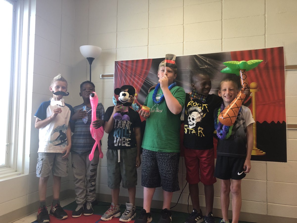 km6155's tweet photo. Hope my friends are having a GREAT summer! https://t.co/2Gpb3gQ1LL