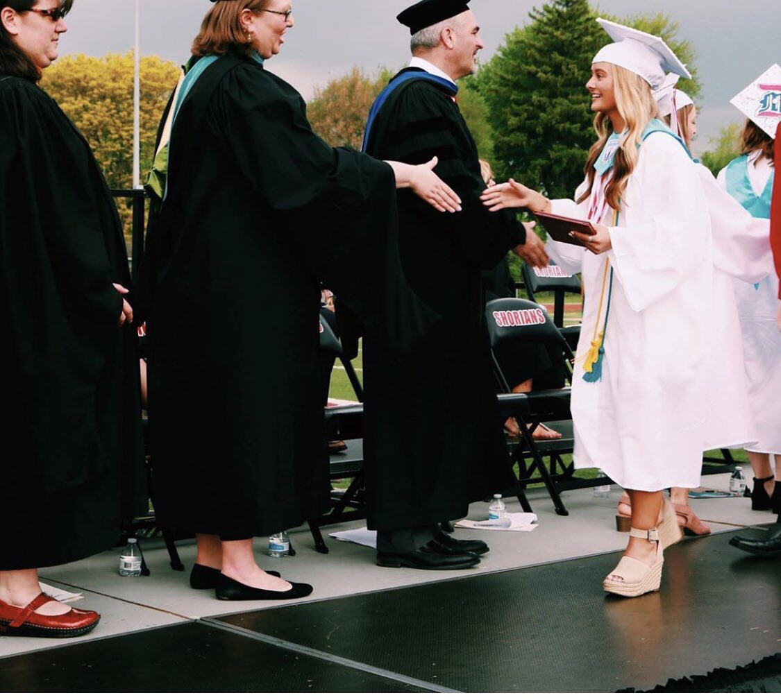 angel_dancer_1's tweet photo. so basically my bby’s all grow up... #MSU #Graduation2019 #congrats 💚 https://t.co/zdwiyImerf