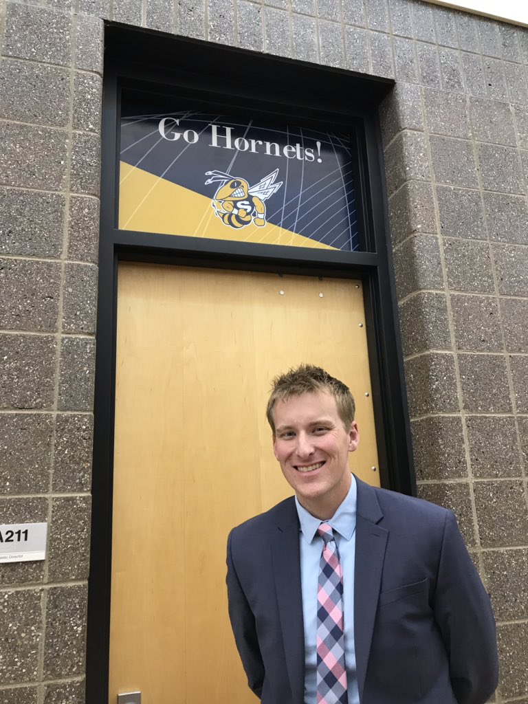 NathanBomey's tweet photo. What a thrill to deliver the commencement address today at my alma mater, Saline High School! Go Hornets! #sascompass https://t.co/N8uoAJad4r