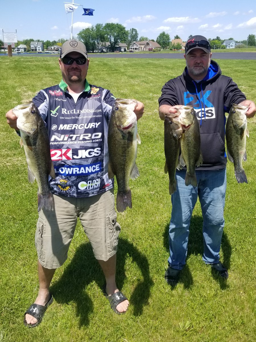 Customfishn's tweet photo. Most unbelievable weekend! Broke records, kicked ass and made some coin! 2 different tournaments, 24 and change with a 7.50# my new pb smallie. #RecLending.com #2Kjigs #McCainPerformanceRods #CflashCrankbaits #NitroPerformaceBassBoats #PureMichigan #GrandTraverseBay https://t.co/7N3M8gtoyG
