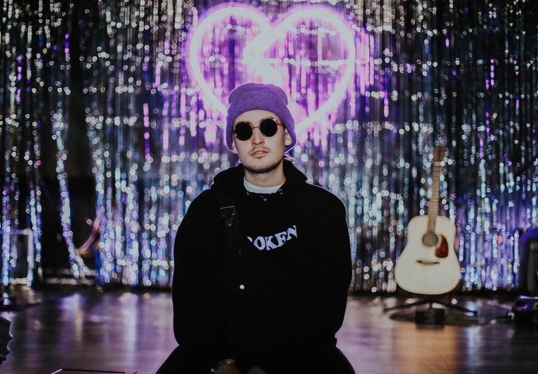issuu's tweet photo. "My way of dealing with this is going on tour and asking people to be present with me, asking people to meditate."
@gnash opens up with @killinitmag on Issuu: https://t.co/9QL4qdA0Me https://t.co/2soJwBknUc