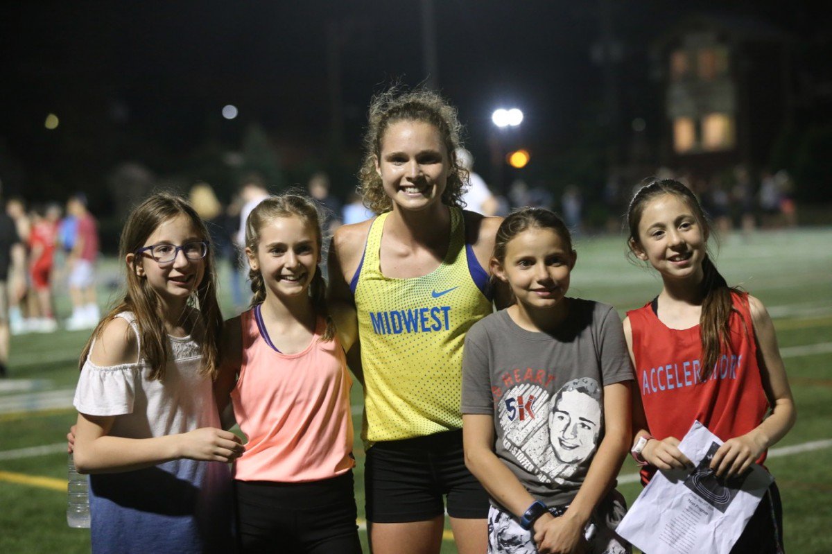 My recap of Friday evening's <a href="/themagmiles/">Magis Miles</a> . Another Hartsian performance by <a href="/KatelynneHart/">Katelynne Hart</a> 
magis-miles.runnerspace.com/eprofile.php?e…
📸<a href="/DuffyLens/">Laura Duffy</a> 
@KellyHass <a href="/GWHilltoppers/">Glenbard West HS</a> <a href="/KelleeHart/">Kellee Hart</a>