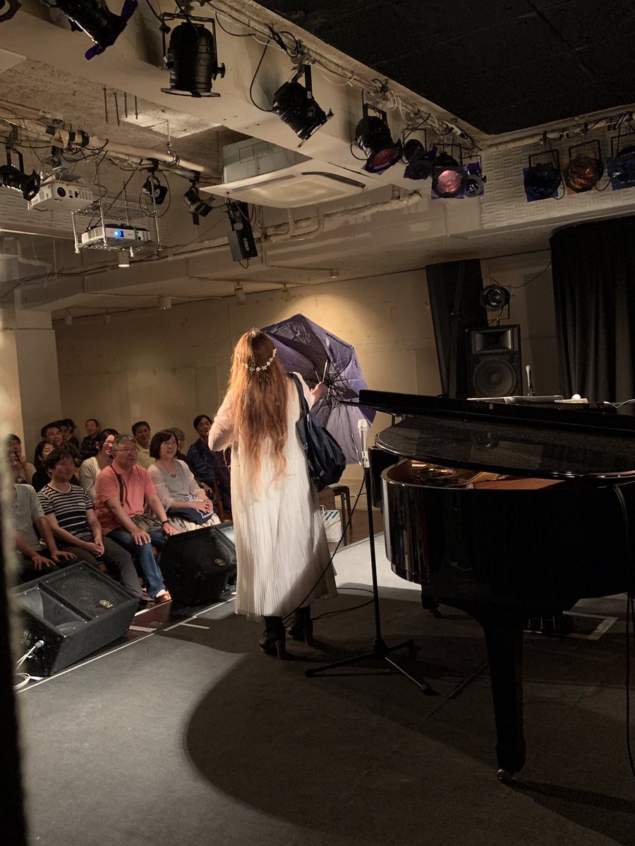 vgc_staff's tweet image. #LittlePiano9 福岡公演、会場に足を運んでくださった皆さま、応援してくださった皆さま、ありがとうございました😊！

次回は、ツアーファイナル 東京公演(6/16 TOKYO FM HALL)です！
お楽しみに！！

#新居昭乃 #LP9