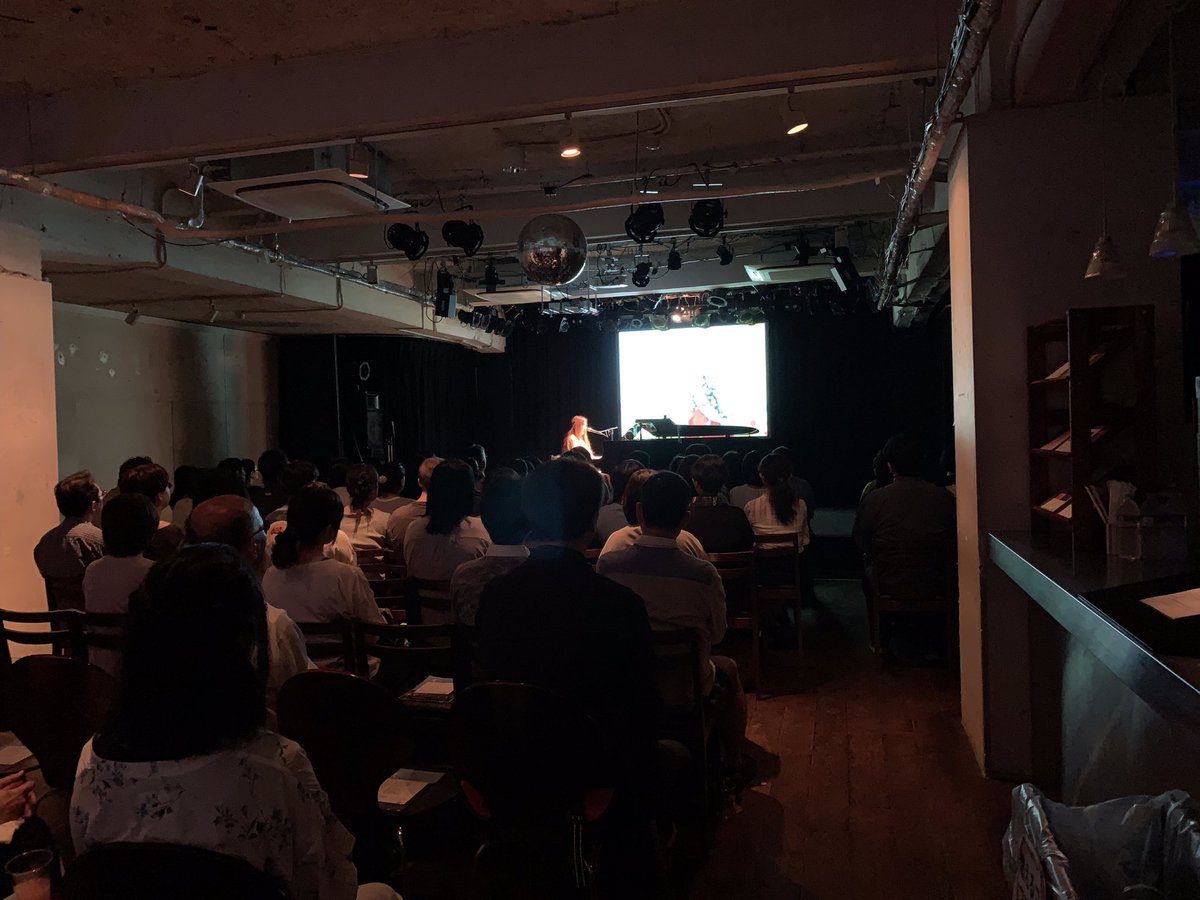 vgc_staff's tweet image. #LittlePiano9 福岡公演、会場に足を運んでくださった皆さま、応援してくださった皆さま、ありがとうございました😊！

次回は、ツアーファイナル 東京公演(6/16 TOKYO FM HALL)です！
お楽しみに！！

#新居昭乃 #LP9