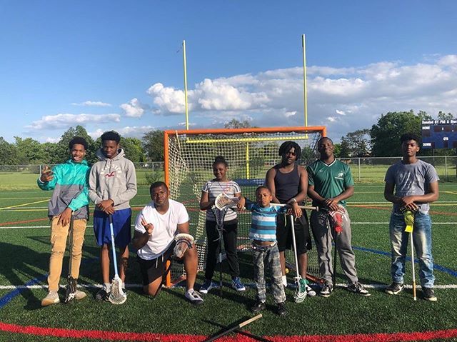 mittenstatelax's tweet photo. #Repost @detroitgirlsplaylax
・・・
Sunday’s in the park! New boys and girls learning the game ❤️ #DetroitGirlsPlayLacrosse #DetroitLacrosse #LaxInTheD #DetroitLacrosse @uslacrosse @blaxersblog @nationunitedwlax #GrowTheGame #WomensLacrosse https://t.co/MnCRsFSQ1h
