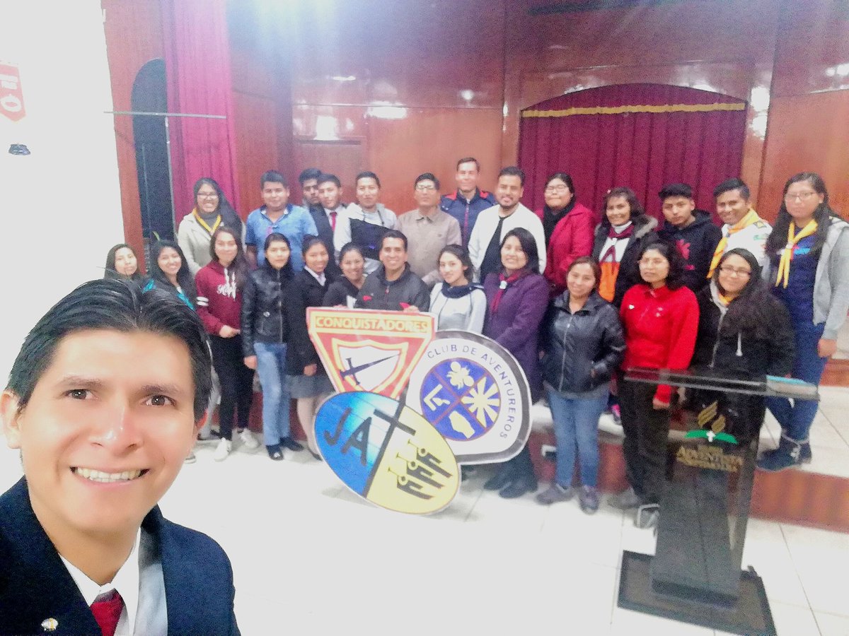 PrDanielHuaman's tweet photo. Continuamos con la Escuela de Liderazgo Distrital (ELD) con el desafío de capacitar y equipar a los nuevos líderes del MJ/CA y poder tener más líderes investidos. #EncadaIglesiaunClub #SomostusManos @DanielVillarE @EnzoChavez @prsosthenes @pr_campitelli https://t.co/e4b9E6aeor