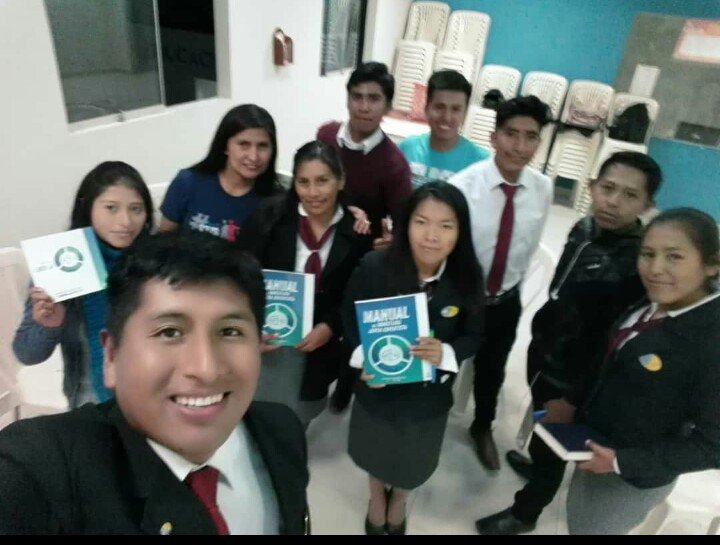 PrDanielHuaman's tweet photo. Continuamos con la Escuela de Liderazgo Distrital (ELD) con el desafío de capacitar y equipar a los nuevos líderes del MJ/CA y poder tener más líderes investidos. #EncadaIglesiaunClub #SomostusManos @DanielVillarE @EnzoChavez @prsosthenes @pr_campitelli https://t.co/e4b9E6aeor