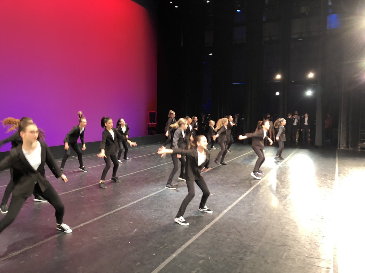 TDSBurlington's tweet photo. Alright- Int/Teen Hip Hop #ItsShowtime2019 https://t.co/bdKuQCcgrk