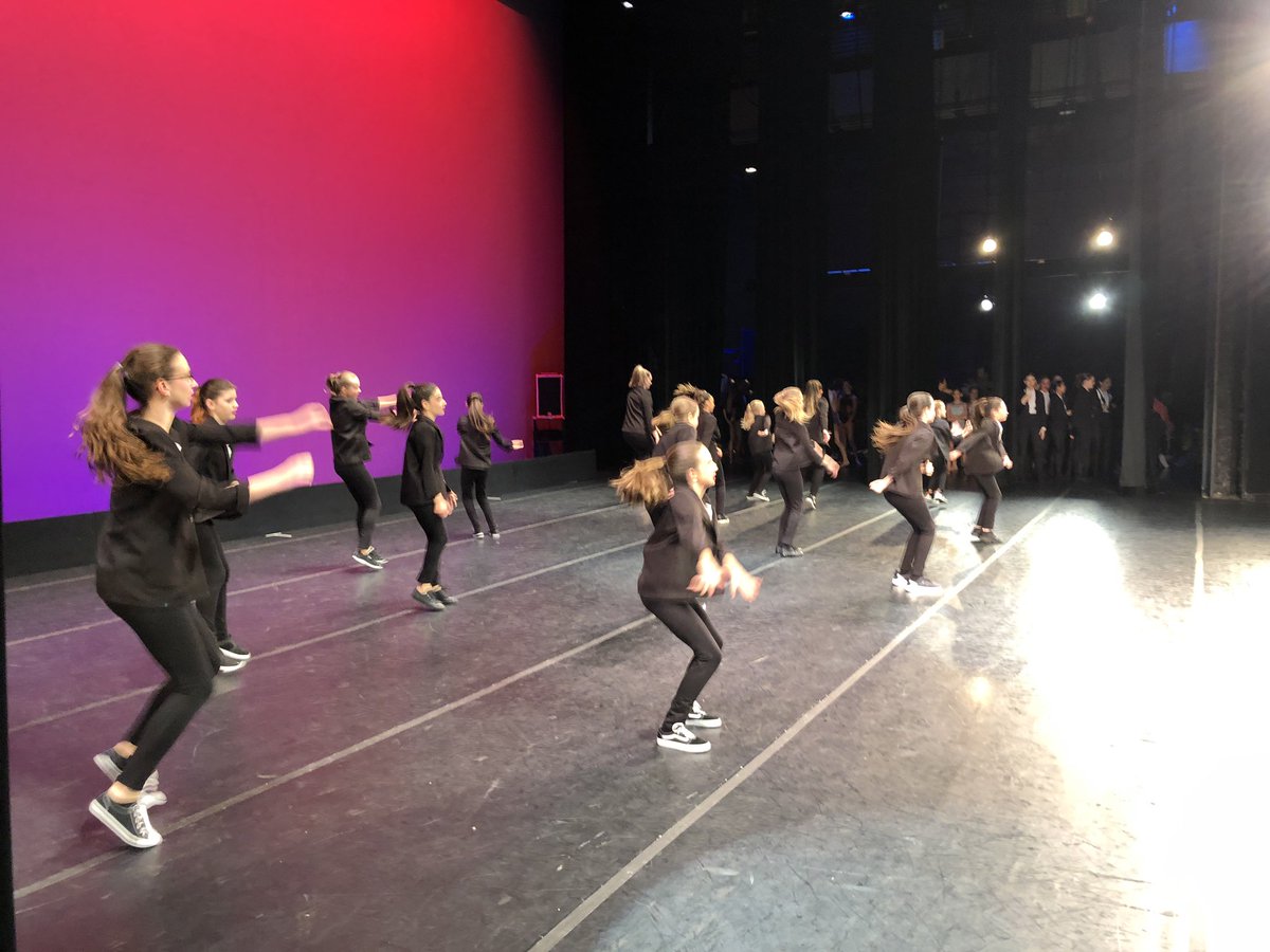 TDSBurlington's tweet photo. Alright- Int/Teen Hip Hop #ItsShowtime2019 https://t.co/bdKuQCcgrk