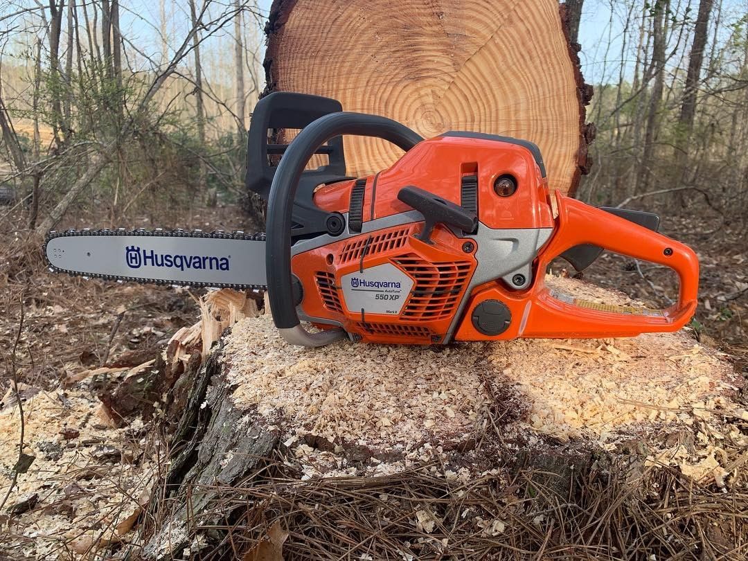 Какие бензопилы качественные. Echo 550 бензопила. Stihl MS 880-36. Бензопила Husqvarna 550xp Mark II. Echo CS-260tes.