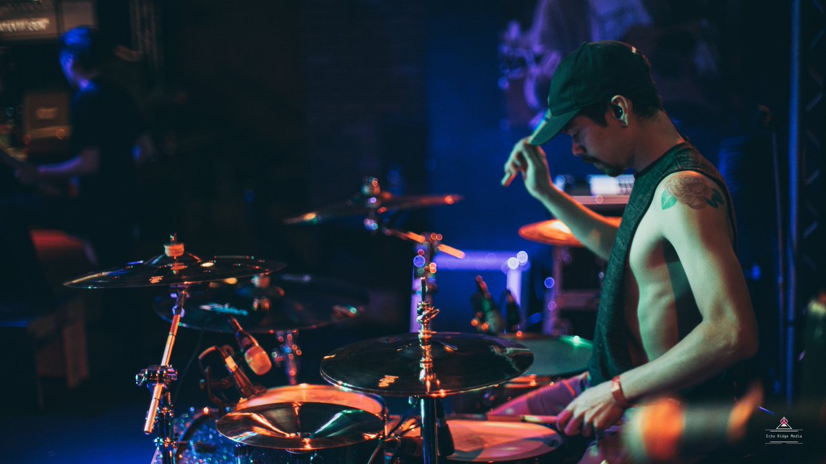 tiestotreason's tweet photo. An evening well spent with both fans and friends in Santa Ana. Much love and thanks to everyone. 🖤🙏🏼
📸: Echo Ridge Media https://t.co/8JWMmPNym1