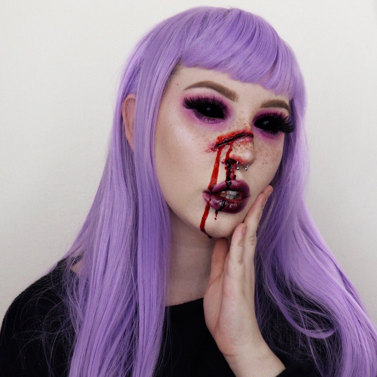 goth_pixi's tweet photo. 🖤 Violet Violence 💜 IG: GOTHPIXI
@ABHcosmetics abh x alyssa palette, brow gel in taupe
@CRCmakeup 3rd degree silicone
@mehronmakeup coagulated blood gel &amp; stage blood https://t.co/OZMuAtr3EU