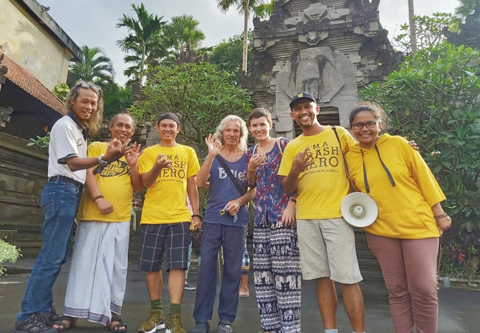 <a href="/rumah_kompos/">Rumah Kompos Padangtegal</a> ikut erpartisipasi dalam acara clean up trash hero ubud yg diselenggarakan 1 Juni 2019 #trashhero #trashherouud #ubud #rumahkompospadangtegal #ubudcleanandgreen <a href="/TrashHeroWorld/">Trash Hero World</a>