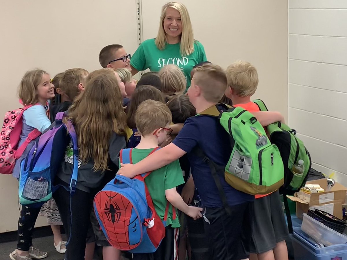 MBSchanou's tweet photo. #goodbye2ndgrade #hello3rdgrade #lastdayofschool #elementaryteacher #looping #teacherlooping #schoolsout @MPSElemEd @MillardPS @MPS_Abbott https://t.co/0PgOISAr0A