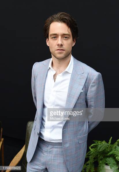 KristySed's tweet photo. The hair ...  the suit....  the socks ...  equals #therankineffect ... #RichardRankin ...  hot... hot...hot...  snaps courtesy of Getty Images ...🔥🔥🔥🔥 #Outlander https://t.co/5NkGTx1CRQ