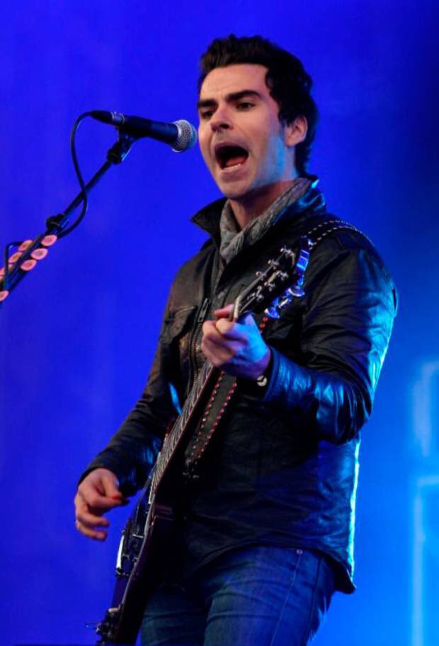 Happy Birthday to Kelly Jones. I hope he has a nice day.  