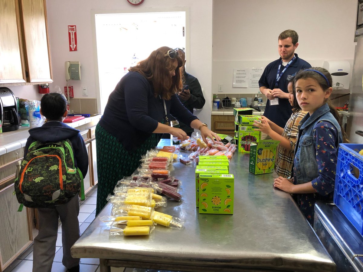 drexelsd's tweet photo. ⁦@drexelsd⁩ principals for the day provided extra recess time, fun games, and juice bars for all! Thank you upper and lower school raffle winners for making May 29 a special day💙#joyfulLearners ⁦@DioceseSDschool⁩ #catholicschools #NextGen ⁦@LMUiDEAL⁩ #gratitude https://t.co/iuQynnNonL