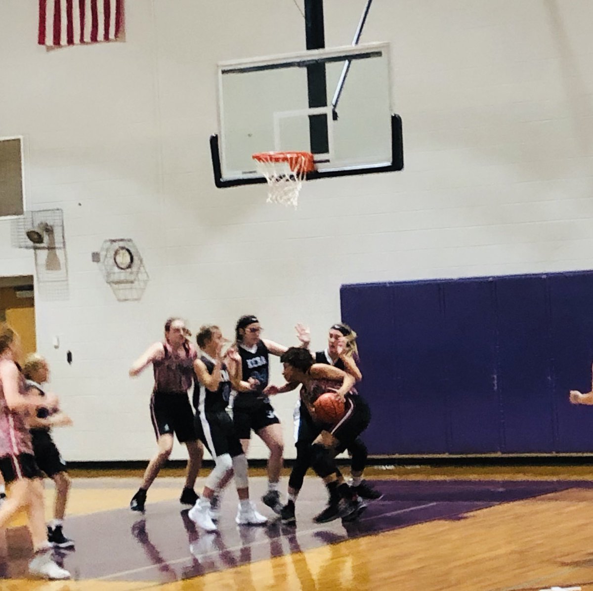toya10's tweet photo. She stayed in double digit rebounds the whole tourney!! Along with scoring and multiple assists! ❤️💪🏾🏀 #CompeteWithHeart https://t.co/sgyyPNJQJ2