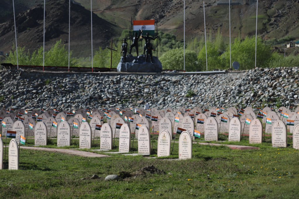 evoIndia's tweet photo. We made a visit to the Kargil war memorial and paid our respects to the martyrs who laid down their lives protecting our motherland. They are the real heroes of #IncredibleIndia.
#IndiaDiamondTrail https://t.co/plUsIelyi9