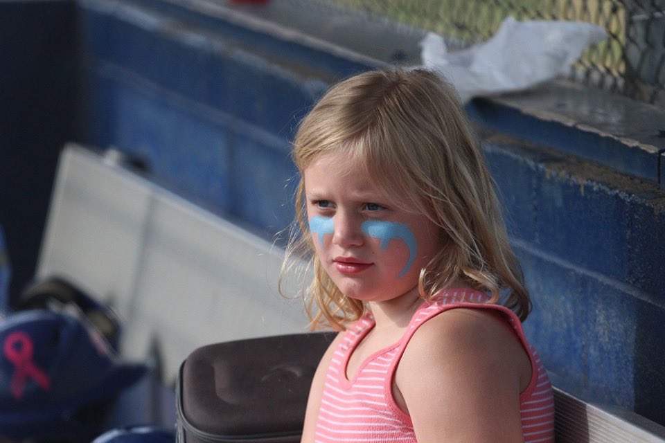 esnyder21's tweet photo. A princess warrior 👑, theee games with the Rippers ❤️💙⚾️ and a call from his new Mt. classmates to play a fourth game with the Outlaws 💙🧡⚾️! #12hoursonthefield #hatchange #proudofyoury @RussSnyder11 https://t.co/bHxDhYomCq