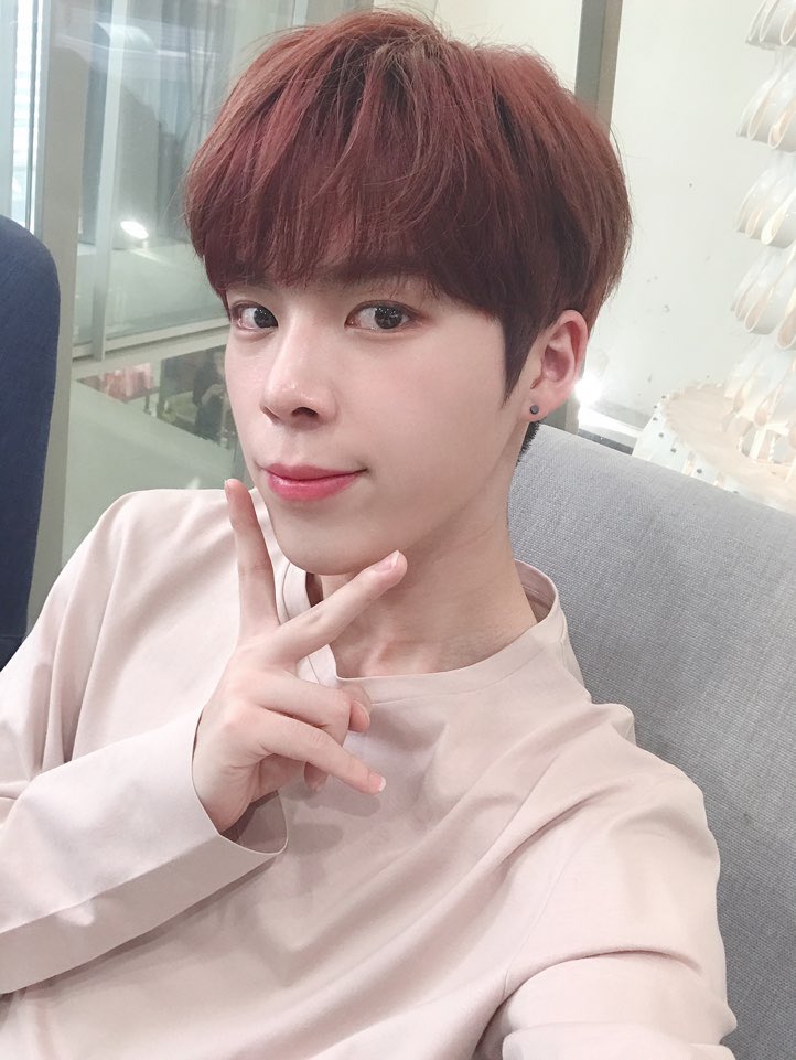 VRVR_VERIVERY's tweet photo. @by_verivery [#Yeonho]
Estoy muy agradecido porque estuvieron con nosotros hasta el último show. Muchas gracias, los amo

#Yeono #베러 #VERRER #베리베리 #VERIVERY #2doAlbum #Promociones #TrabajaronDuro https://t.co/22R4Br7M4M