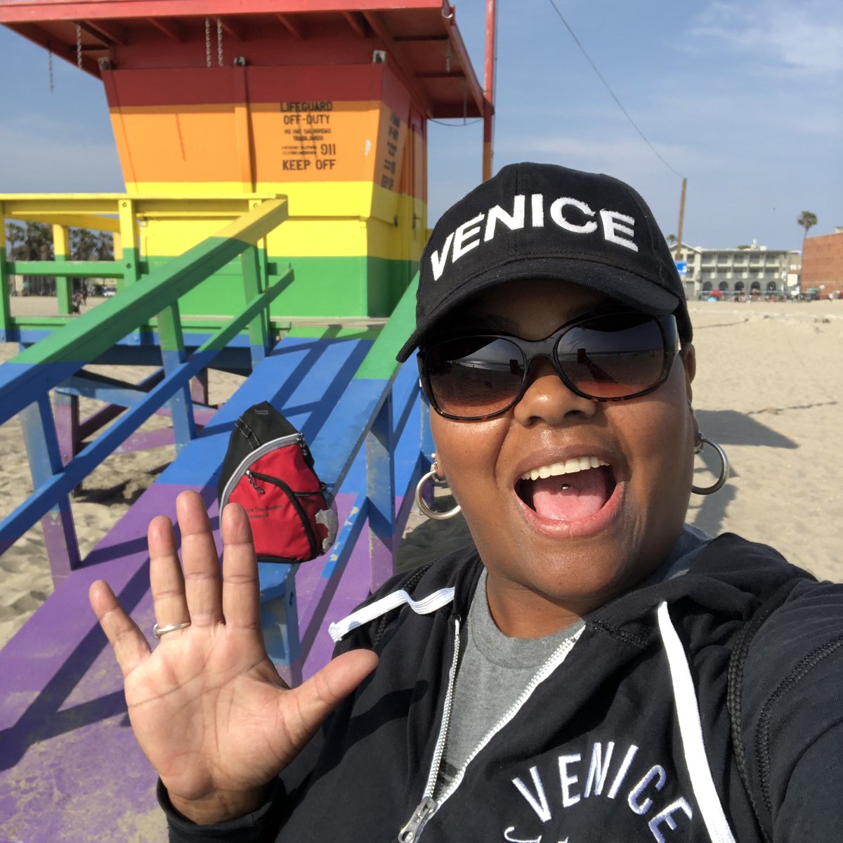 LadyTLove123's tweet photo. Hey... 👋😍 #Peeps @crystalchappell @venicetheseries #VeniceNationFamily Happy June #PRIDEMonth #2019 🏳️🌈 Here’s a few fun pics I took while reppin the our favorite show... #VeniceTheSeries 👊🥰👍#VeniceBeach #Beautiful #RainbowTower 🌈 ❤️❤️#HappyPride 🙌 🙌 🙌 https://t.co/eSX1bFC5GB