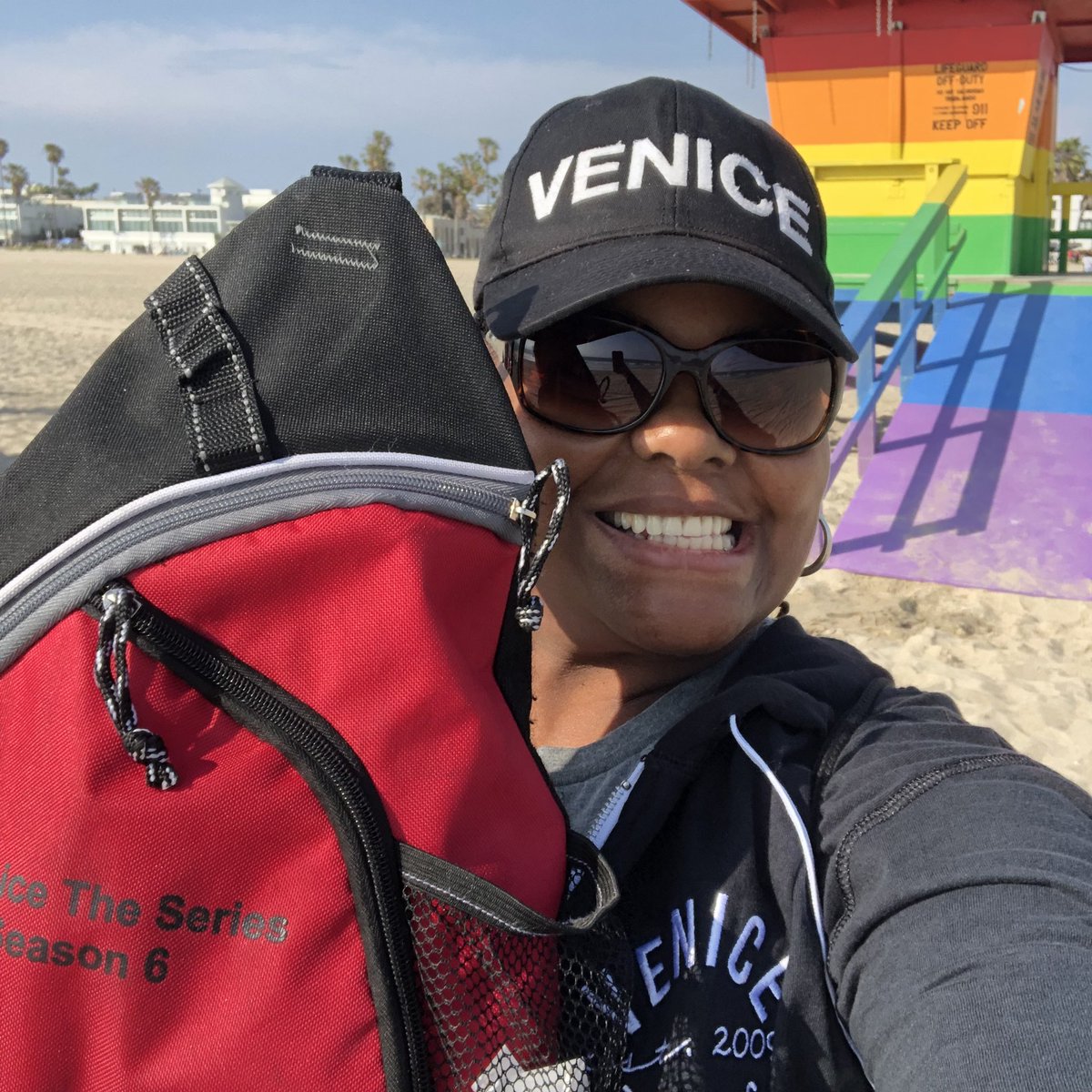 LadyTLove123's tweet photo. Hey... 👋😍 #Peeps @crystalchappell @venicetheseries #VeniceNationFamily Happy June #PRIDEMonth #2019 🏳️🌈 Here’s a few fun pics I took while reppin the our favorite show... #VeniceTheSeries 👊🥰👍#VeniceBeach #Beautiful #RainbowTower 🌈 ❤️❤️#HappyPride 🙌 🙌 🙌 https://t.co/eSX1bFC5GB